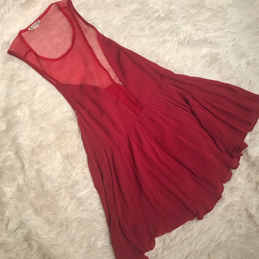 Mesh burgundy tank